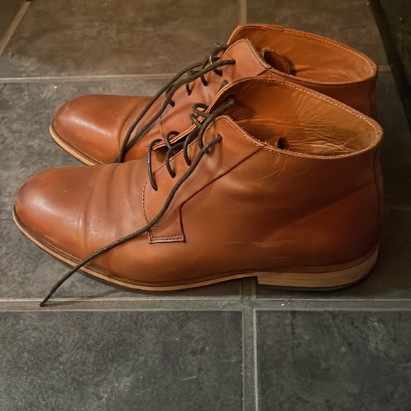 Size 9 H&M light brown boots. - Picture 3 of 3